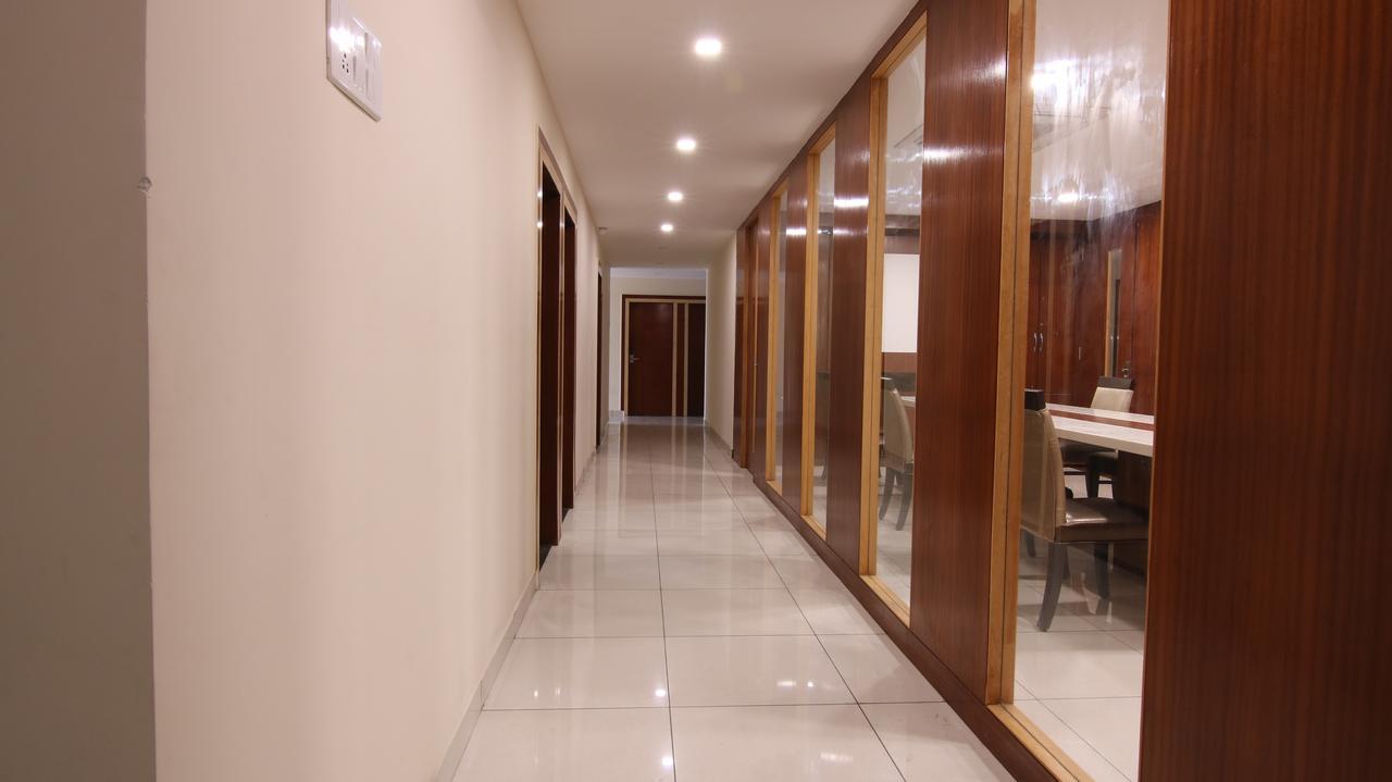 Sri Nandi Comforts Hotell Bangalore Exteriör bild
