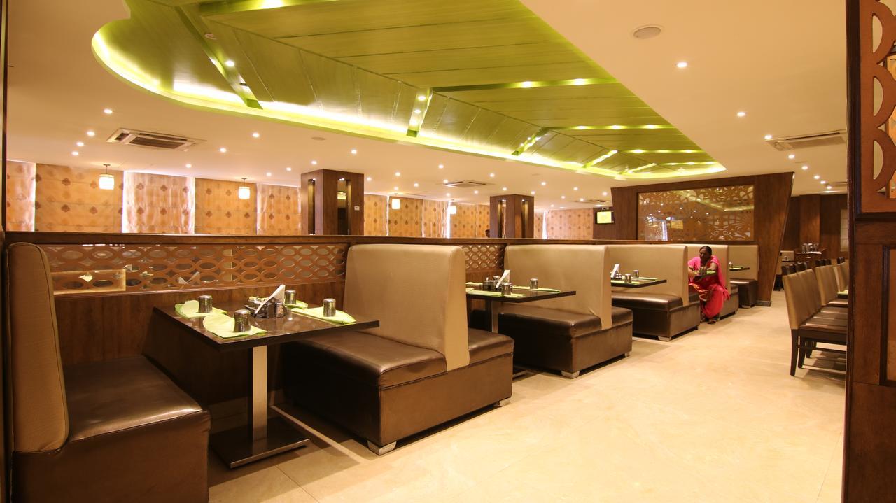 Sri Nandi Comforts Hotell Bangalore Exteriör bild