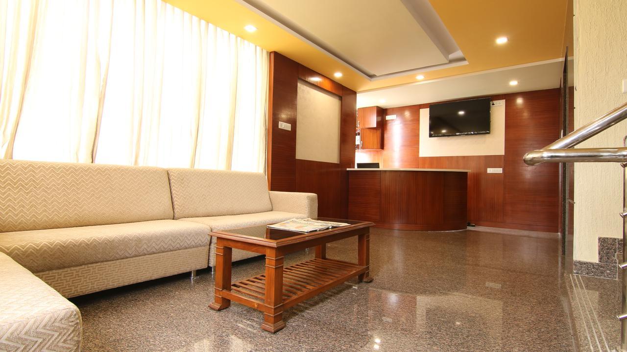 Sri Nandi Comforts Hotell Bangalore Exteriör bild