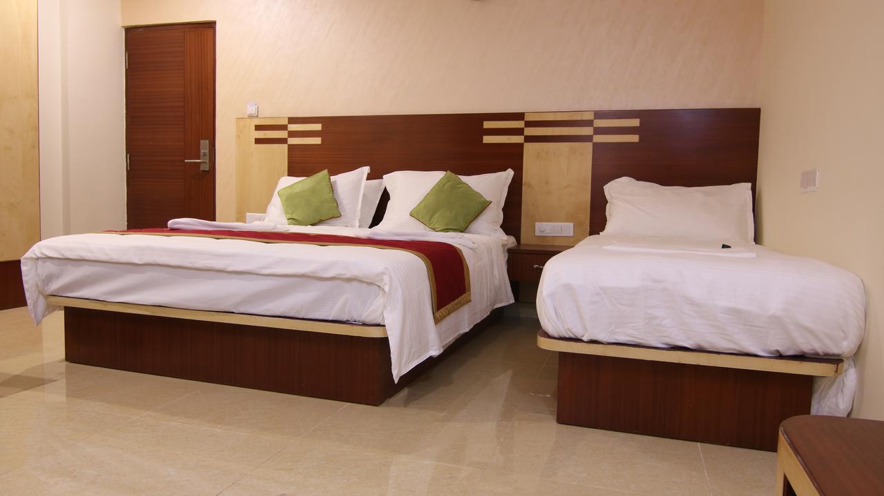 Sri Nandi Comforts Hotell Bangalore Exteriör bild